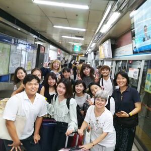 jovenes coreanos y japoneses en misión