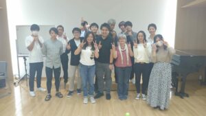 la misión en Japón en equipo