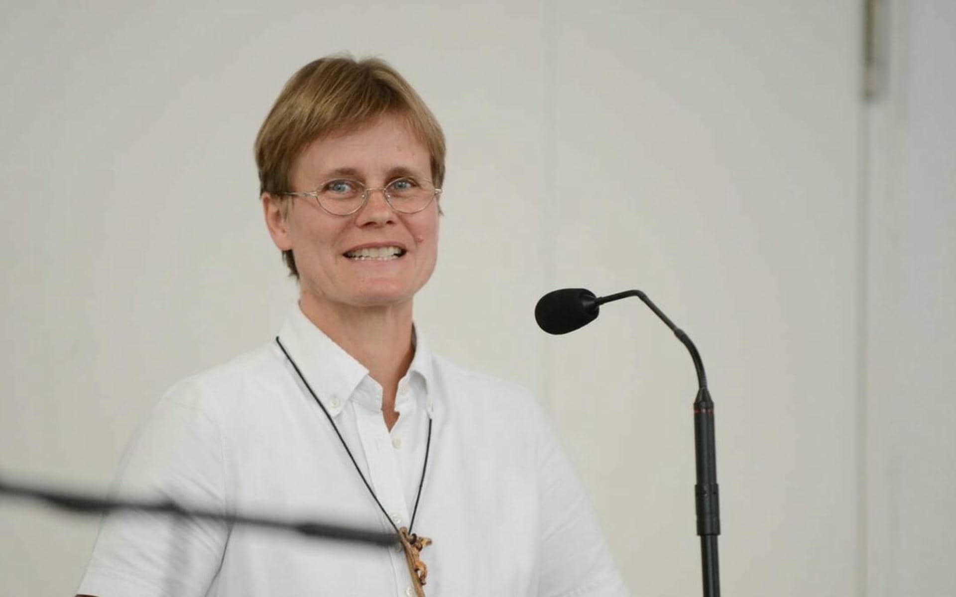 Nicola Reers is sent  on a new misson to Spain!